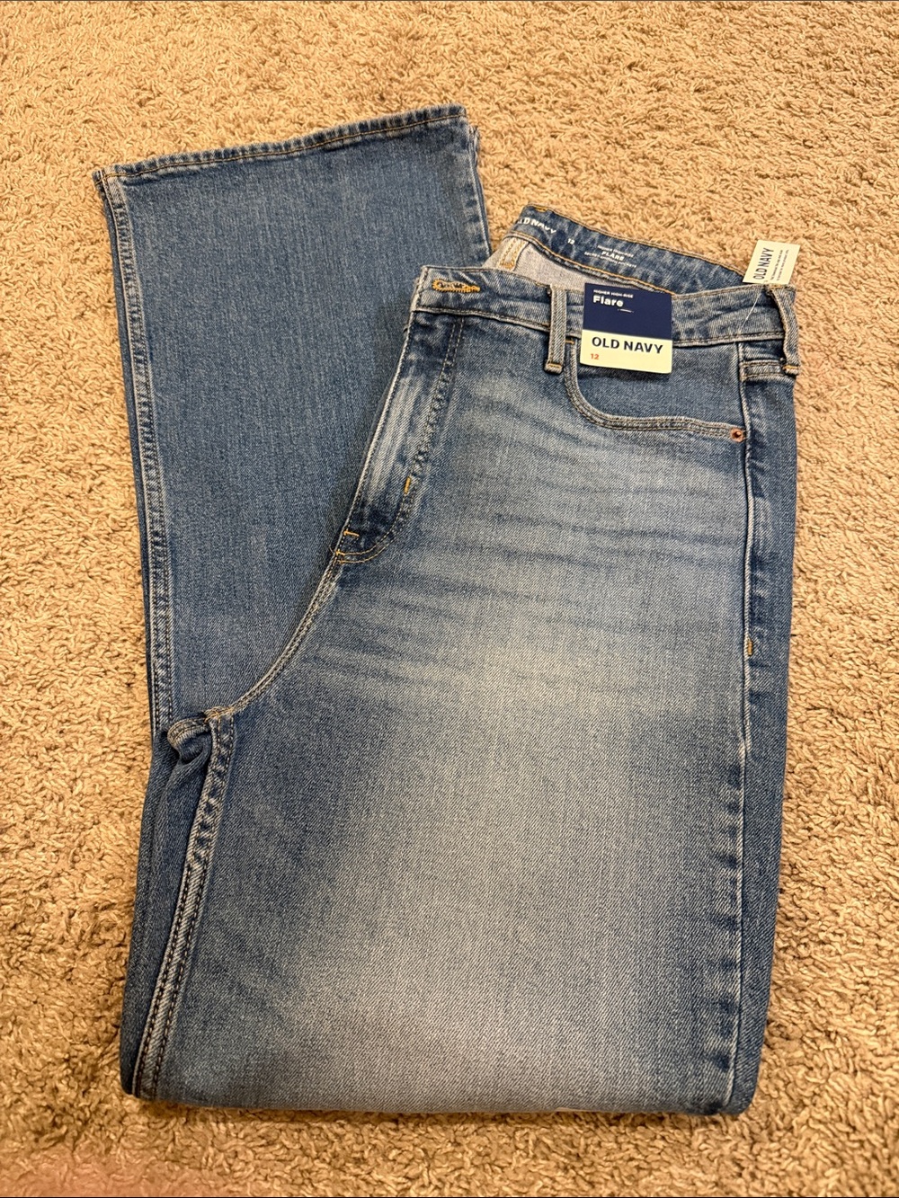 NWT Old Navy women’s Flare Jeans sz12